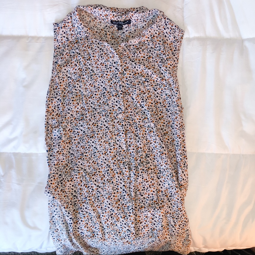 BUTTON UP SLEEVELESS TUNIC